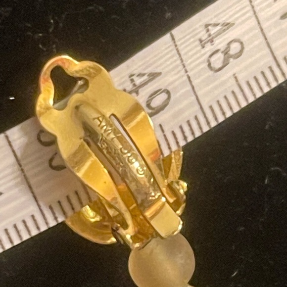 Amy Jo New York Earrings - Picture 7 of 7